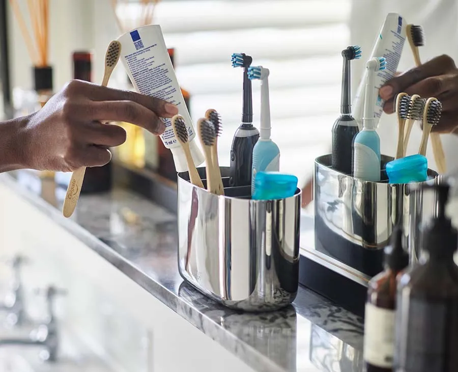 EasyStore™ Luxe Large Stainless-steel Toothbrush Caddy